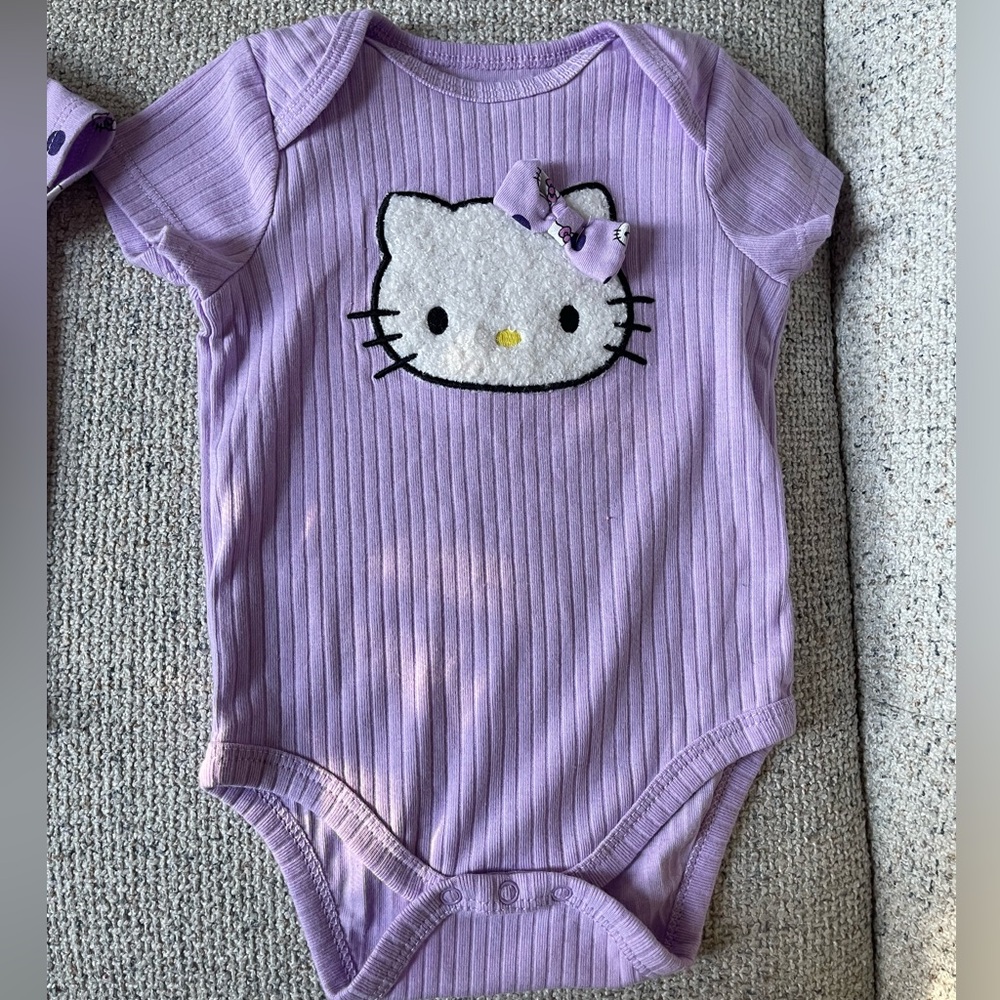 2 for 1 Hello Kitty onesies - Picture 4 of 5
